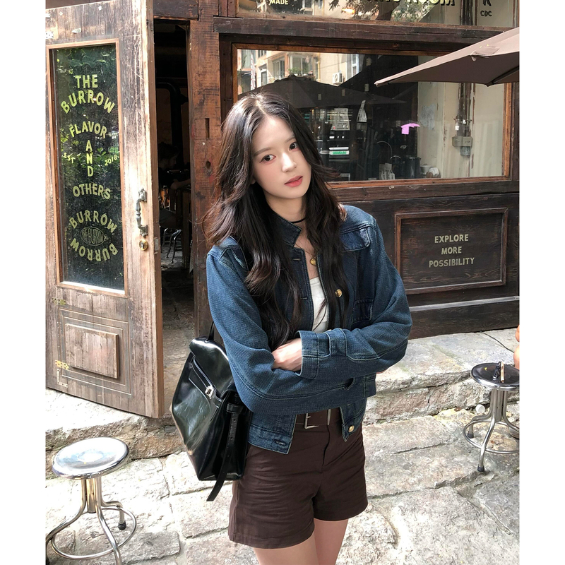 Early Spring New Style Old Money Texture Blue Washed Distressed Denim Jacket for Women with Stand Collar, Short Chanel-Style Jacket