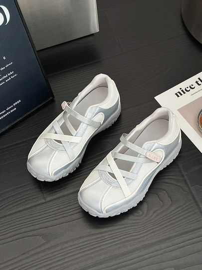 玛丽珍内增高芭蕾德训鞋女2025新款小个子秋季厚底休闲运动鞋凉鞋