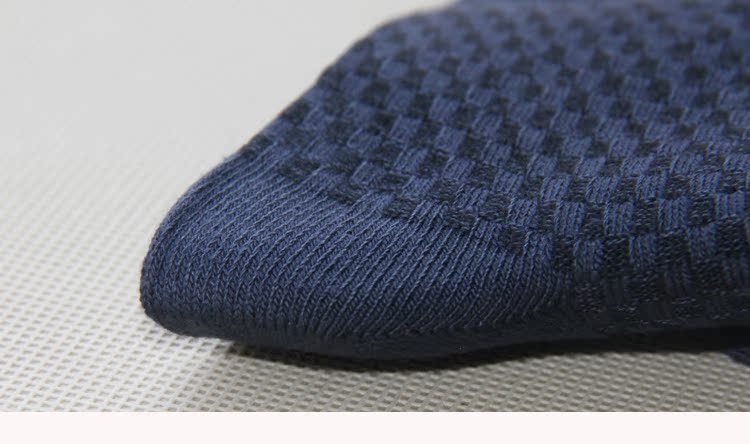 Vớ sợi tre cao cấp dành cho nam kinh doanh vớ mùa xuân và mùa thu vớ cotton ống vớ nam thấm hút mồ hôi màu rắn vớ kháng khuẩn cho nữ