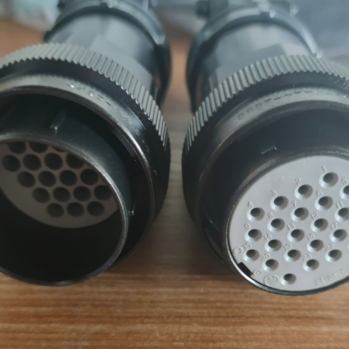 専用　まとめ 航空ソケットプラグコネクタ JL05-6A24-28PC-F0-R 1個 丸型コネクタ