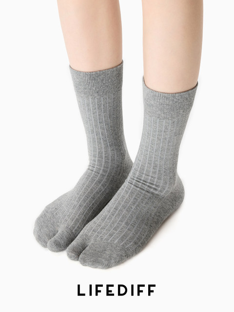 Split-Toe Socks, Light Gray Mid-Calf Socks, Spring, Summer, and Autumn Style Socks for Women, Seamless Ribbed Cotton Socks, Two-Toe Long Socks, Sweat-Absorbent and Breathable