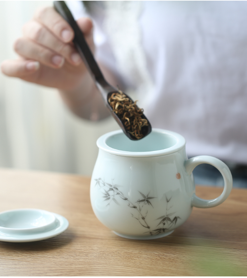 Three frequently hall jingdezhen ceramic cups with cover filter personal keller cups office separation tea cups