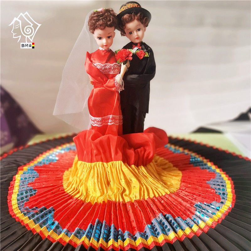Cool Mountain Yi Wedding Gift Car Doll Wedding Wedding Wedding Gift Car Adornment Ethnic Wind with Festive Plexity Skirt Accessories Car