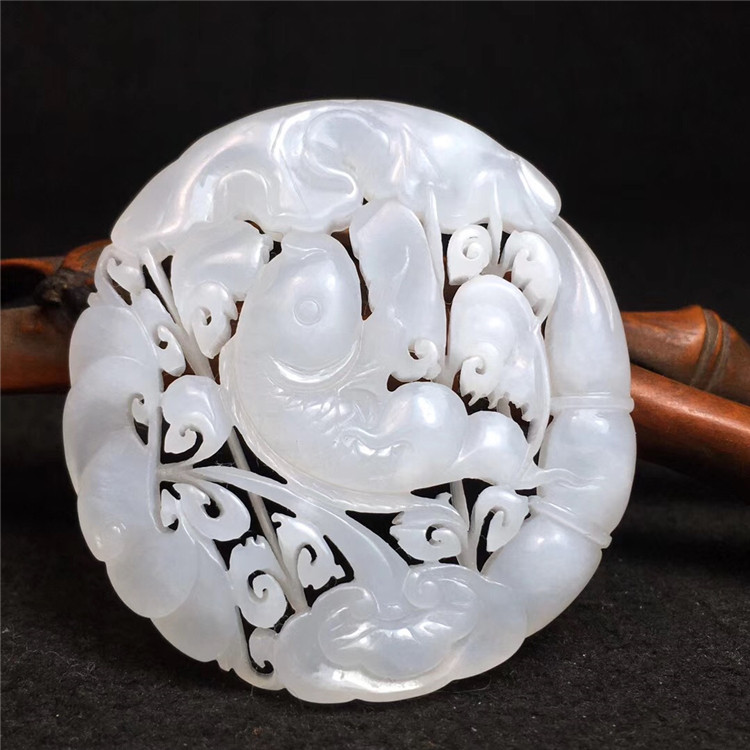 Old and Tian jade hollowed out after years of rich Yupei pendant pendant antique ancient jade jade jade collection