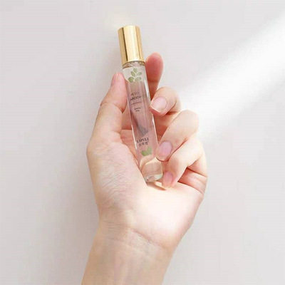 (Vibrato explosion style) reverse Paris roll-on deodorant body fluid roll-on bead perfume ladies antiperspirant dew light fragrance lasting