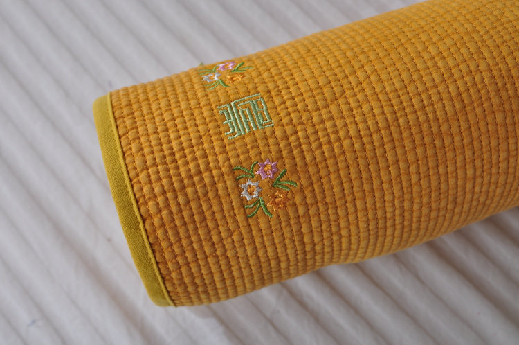 Подушка 韩国进口水洗棉纯色绣花颈椎枕定型枕护颈枕软管腰靠枕长45直径10