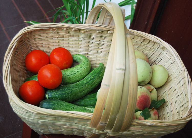 Farm Family Hand Woven Carry-on Food Basket Bamboo Basket Fitted Eggs Water Fruit Basket Containing Basket Bamboo basket Bamboo Instrumental large number