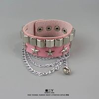 Розовая звезда уточняет браслет