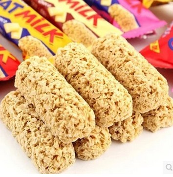 Milk oatmeal chocolate bar 500g * 2 bags of low sugar oatmeal crisp bulk box 10kg wedding candy fruit