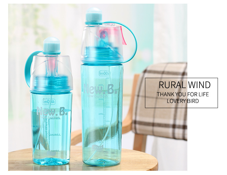 Mùa hè phun cốc thể thao cầm tay ngoài trời chai nước tay cốc nhựa hydrating chai quà tặng logo tùy chỉnh - Tách bình nước giữ nhiệt