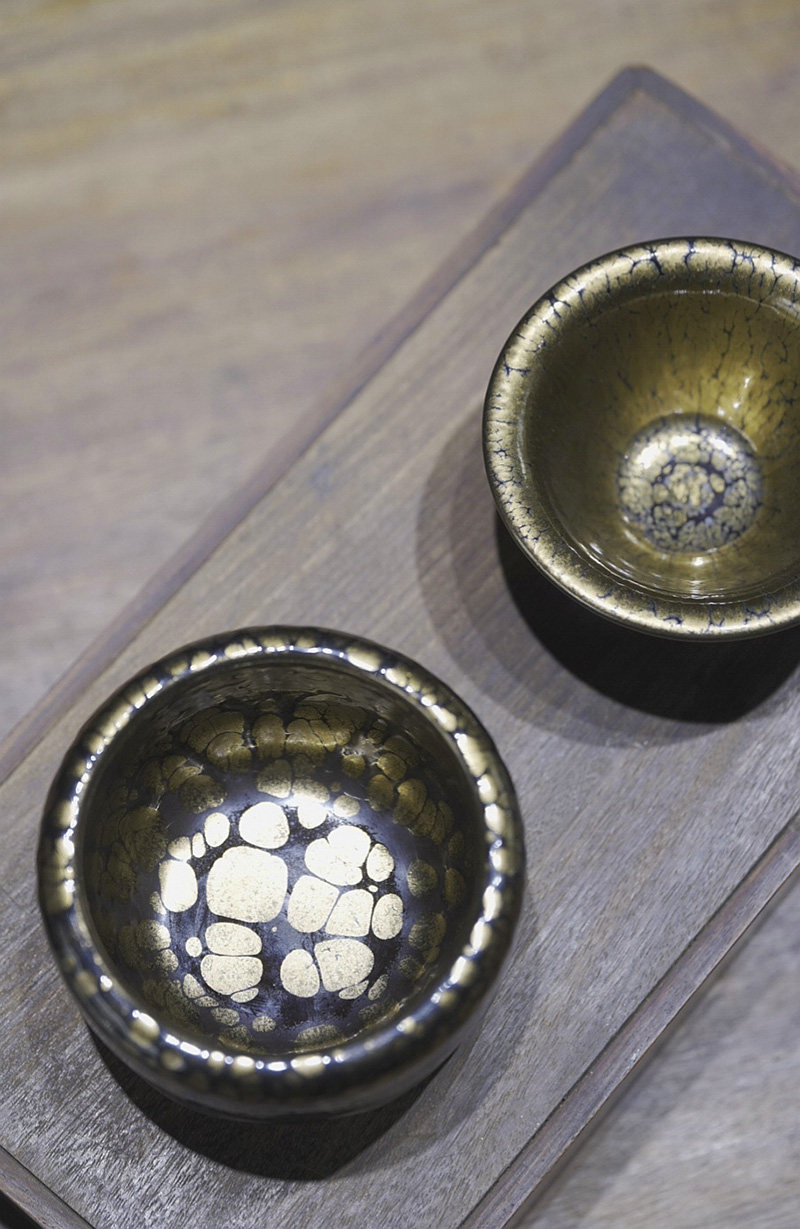 Здание 【有草建盏】 建阳建盏 黄美金大师作品 全手工纯正铁胎 金油滴 There is grass
