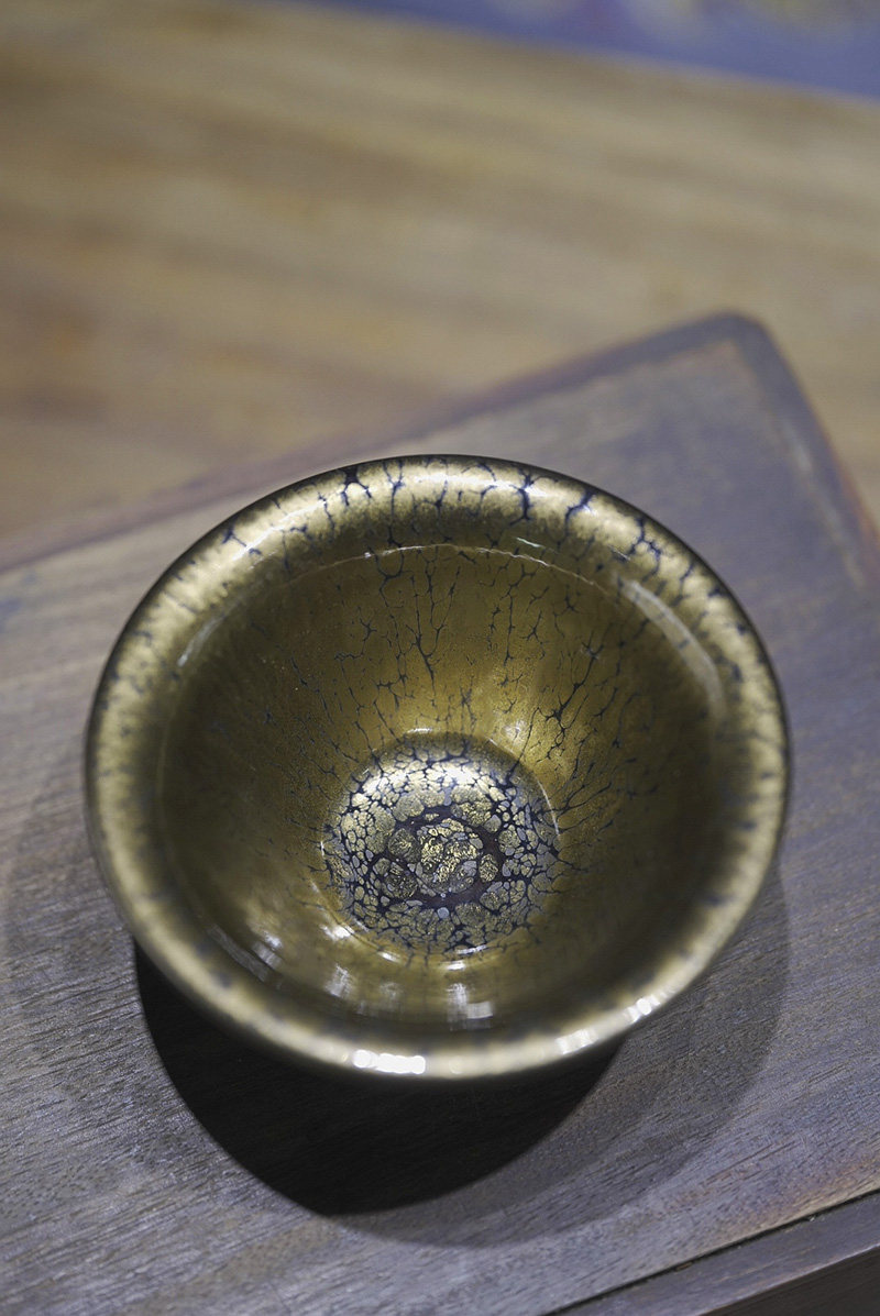 Здание 【有草建盏】 建阳建盏 黄美金大师作品 全手工纯正铁胎 金油滴 There is grass