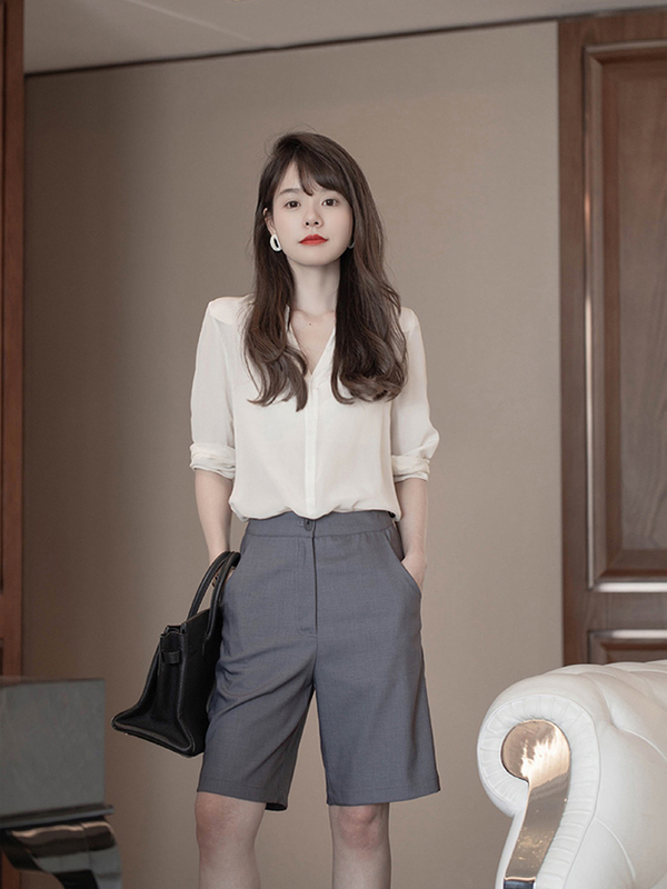 Japanese-Style Suit Shorts for Women, Summer Loose High-Waisted A-Line Casual Pants, Drapey Slimming Wide-Leg Knee-Length Straight Pants Japanese-Style Suit Shorts for Women, Summer Loose High-Waisted A-Line Casual Pants, Drapey Slimming Wide-Leg Knee-Length Straight Pants