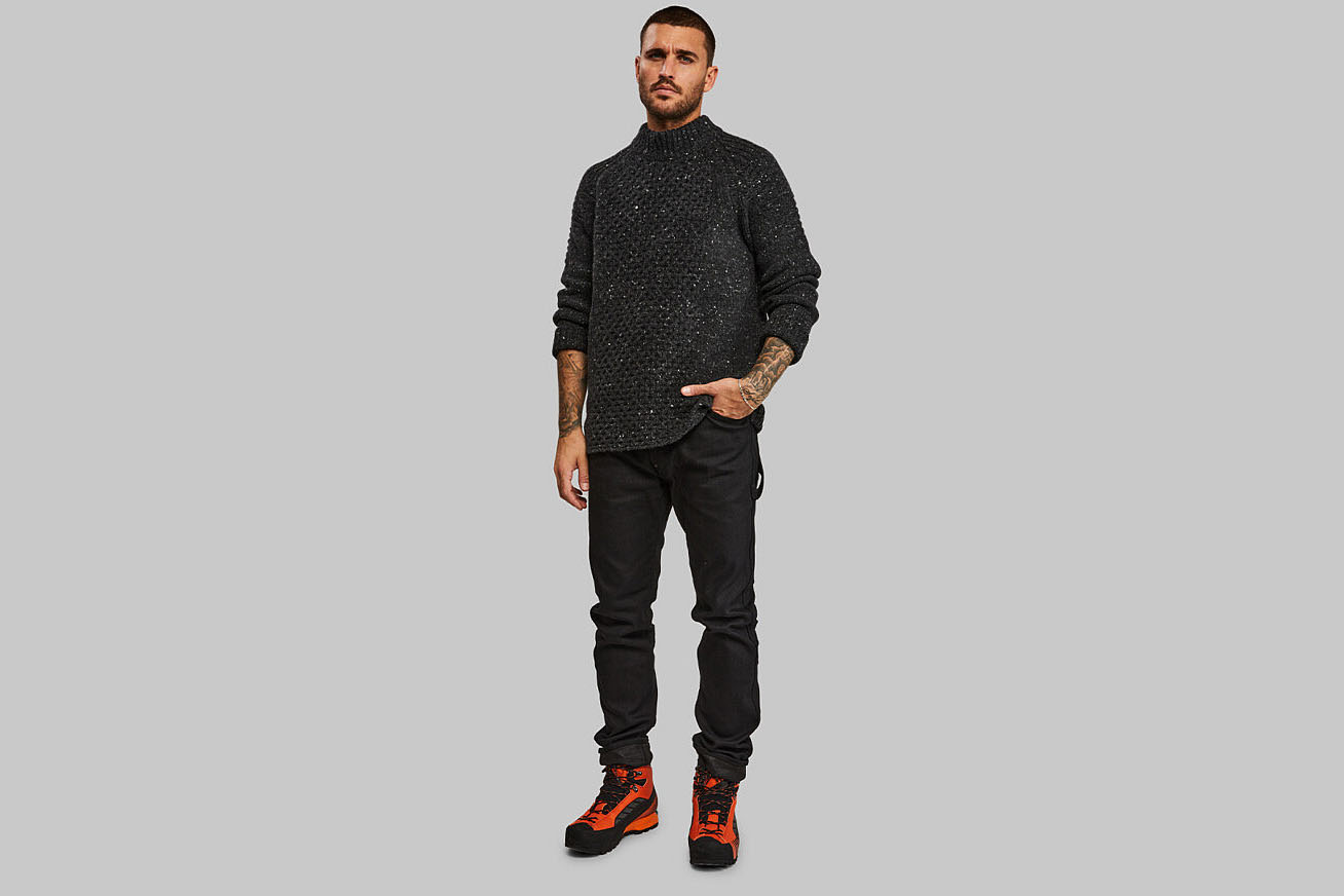 Cashmerenomadsweater_black_2752_31-2000x872.jpg