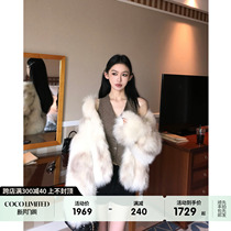 (cowardess self-recommended) Rich Man Area Finland imports SAGA fox fur V-led fur straw long short coat