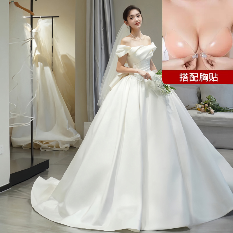  S+Ivory white (dragging model)+chest sticker   + $36.14 
