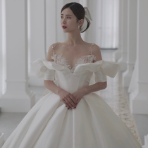 High end straight shoulder satin main wedding dress 2022 new bridal trailing harnesses female falade style palace wind advanced texture