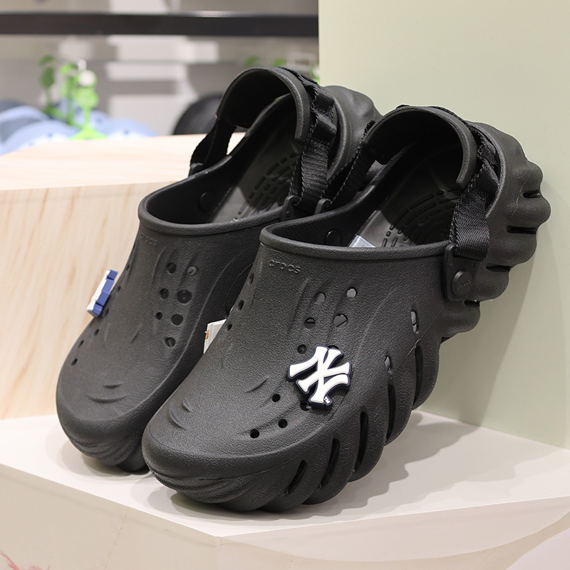 Crocs Clogs Men's Shoes Beach Summer Outdoor Water-Resistant Closed-Toe Sandals Women's Shoes 207937