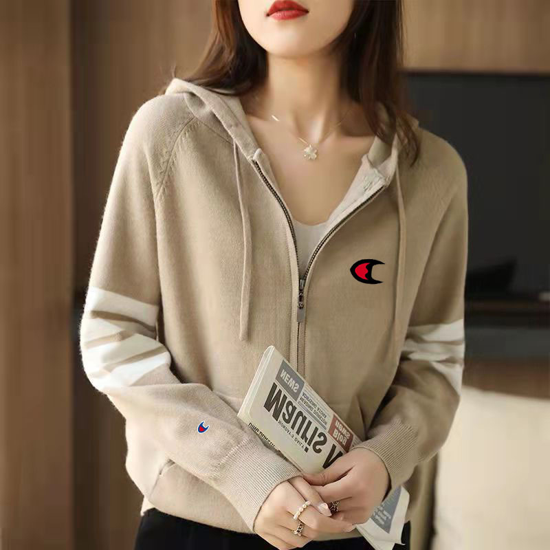 Cute Champion Knitted Cardigan for Women, Spring Vintage Color-Block Zipper Top, College Style Striped Versatile Sweater Jacket