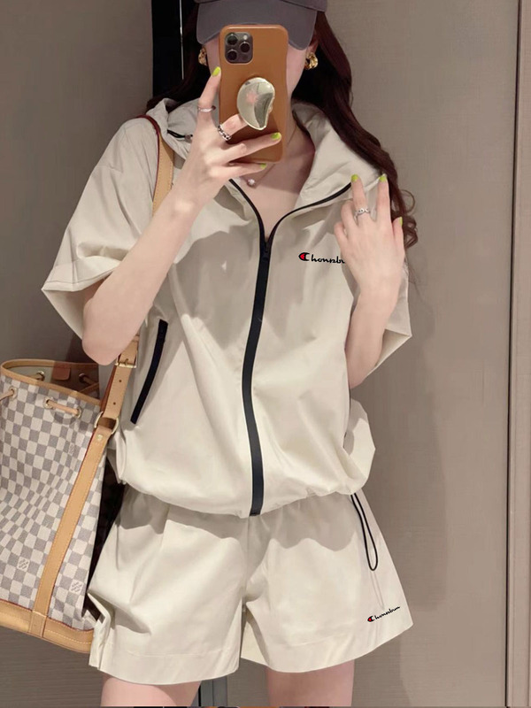 Selling Cute Champion Sun Protection Shorts Suit for Women Summer Niche Chic Hooded Assault Jacket Casual Sports Two-Piece Trendy Set Selling Cute Champion Sun Protection Shorts Suit for Women Summer Niche Chic Hooded Assault Jacket Casual Sports Two-Piece Trendy Set
