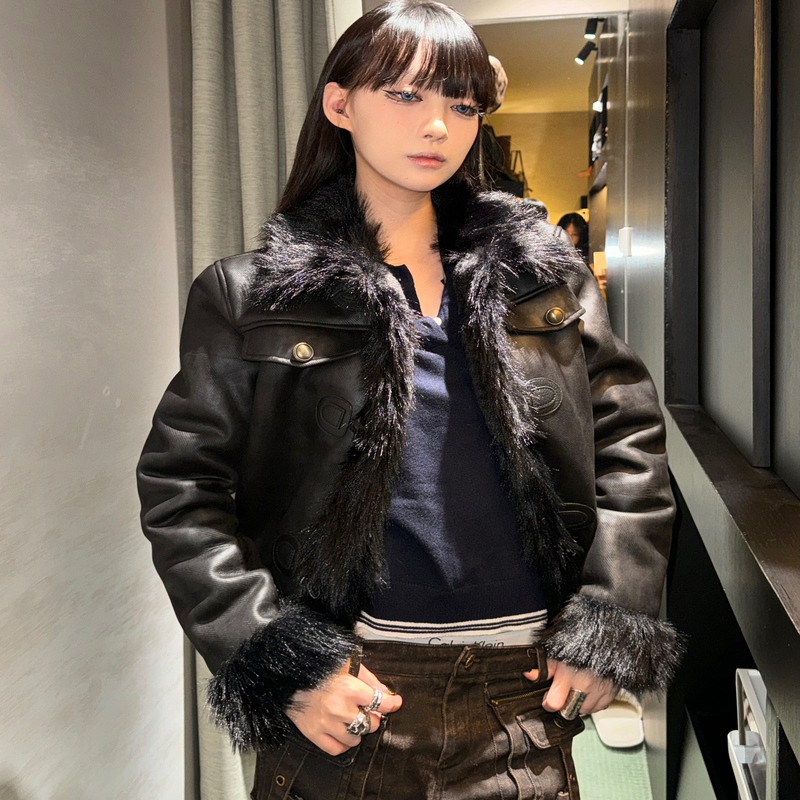 Punchun Vintage-Style Faux Fur Integrated Coat, Thick Autumn and Winter Top, Warm Short Leather Jacket Punchun Vintage-Style Faux Fur Integrated Coat, Thick Autumn and Winter Top, Warm Short Leather Jacket