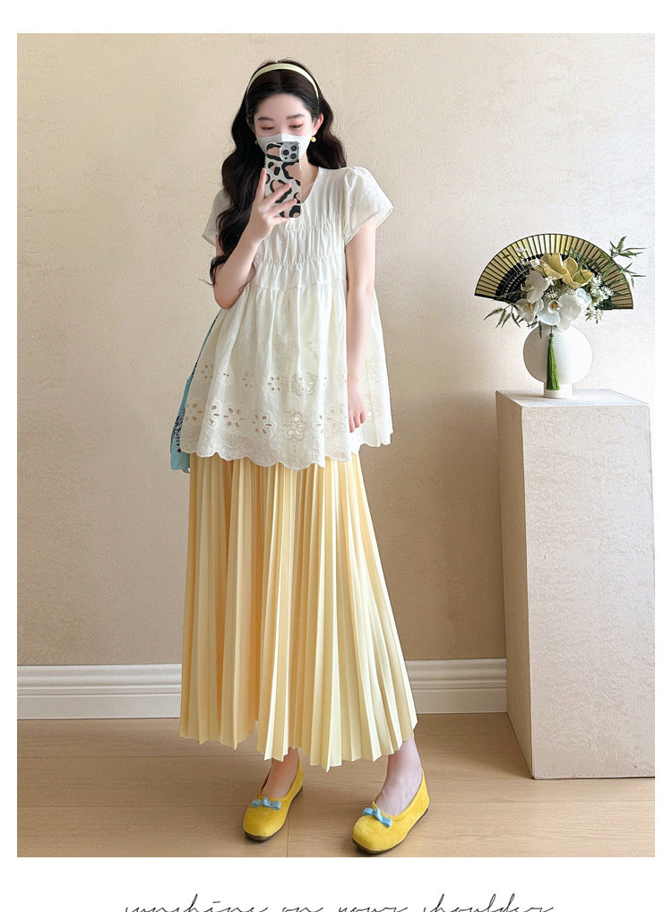 Maternity Summer Outfit 2026 New Style for Pregnant Moms, High-End Lace Top and Pleated Skirt Two-Piece Set for Summer — 14