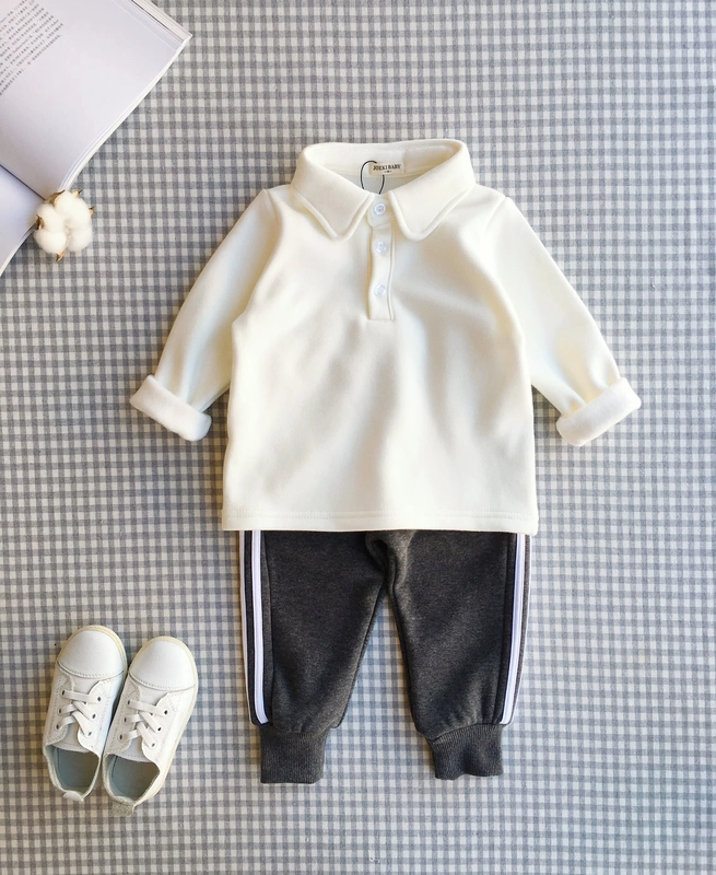 2018 bé trai và bé gái ve áo cộng với áo cotton đáy quần nhung trẻ em 3 tuổi áo thun dài tay POLO áo phông