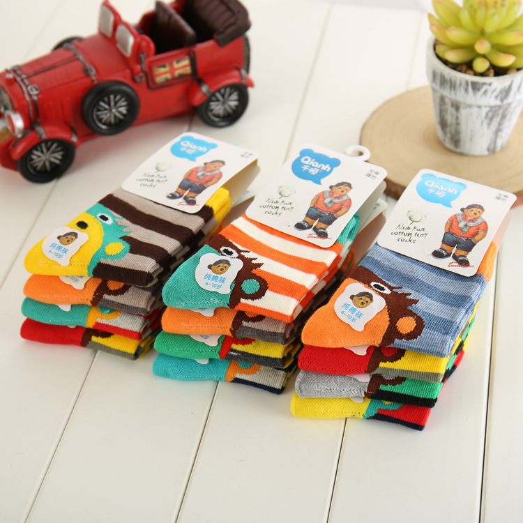 Nhà máy bán hàng trực tiếp không khâu xương mùa thu và mùa đông cotton dày trẻ em trai và gái vớ cotton cotton mùa xuân giá xuất xưởng vớ chống trượt cho bé