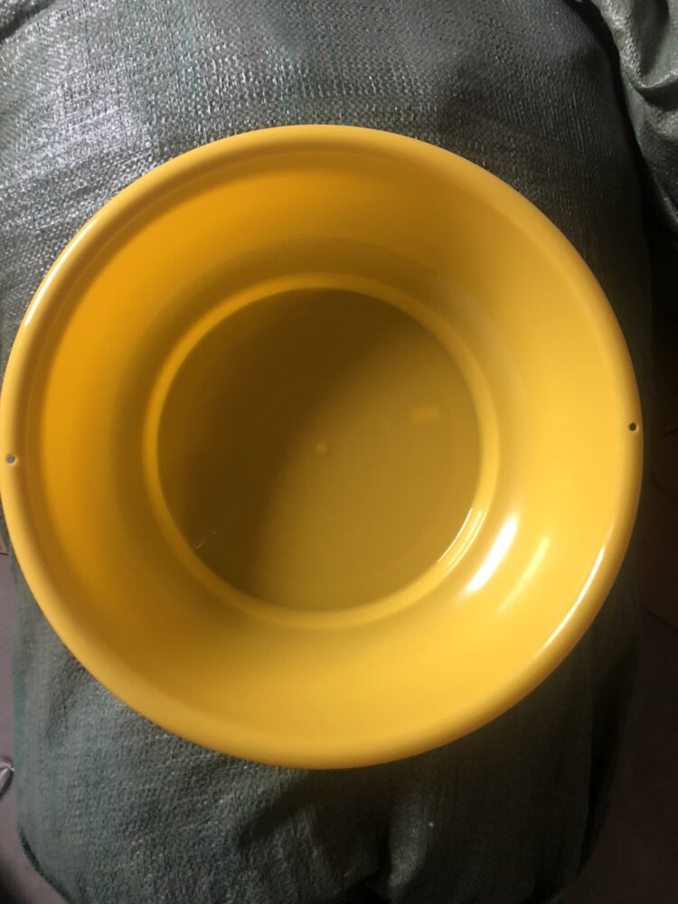 Flying outdoor circular plastic yellow face basin household student single-person wash basin stock