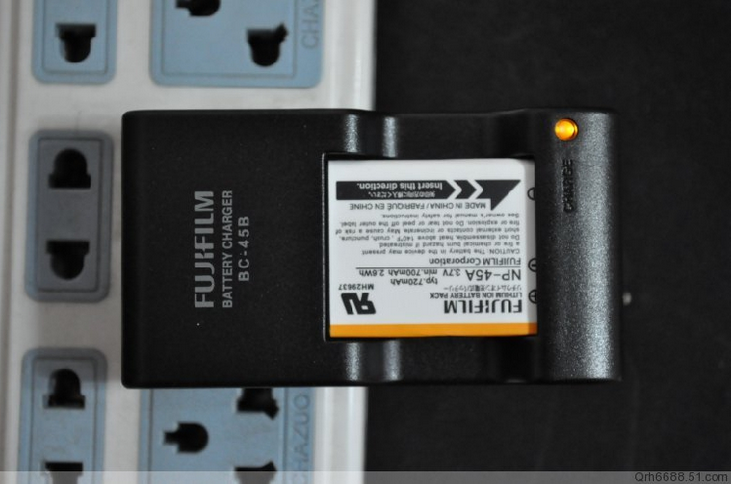 Hot Original Fujifilm Polaroid Mini 90 Funky Second Generation Printer NP45A Digital Camera Charger