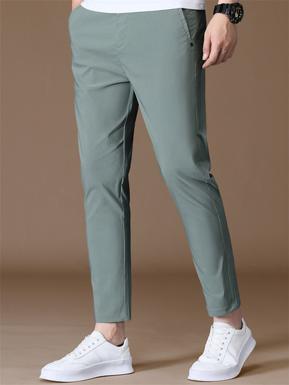 Pantalones de nueve puntos de seda de hielo para hombres europeos pantalones casuales de corte delgado y delgado de verano para pies pequeños pantalones de vestir cómodos y versátiles sin plancha
