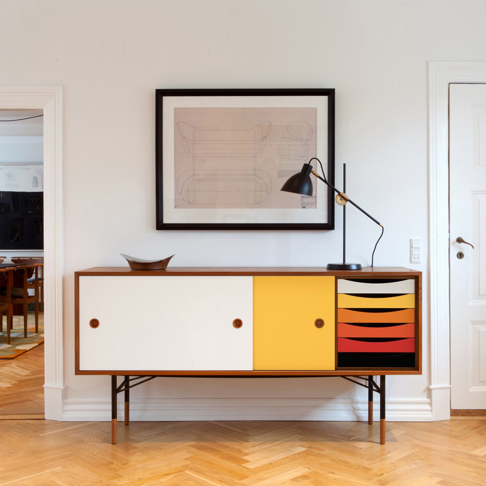 Modern minimalist light luxury dining cabinet Nordic medieval sliding door storage cabinet French living room advanced art cabinet