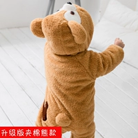 Обновленная версия модели медведя более толстая и светло -коричневая