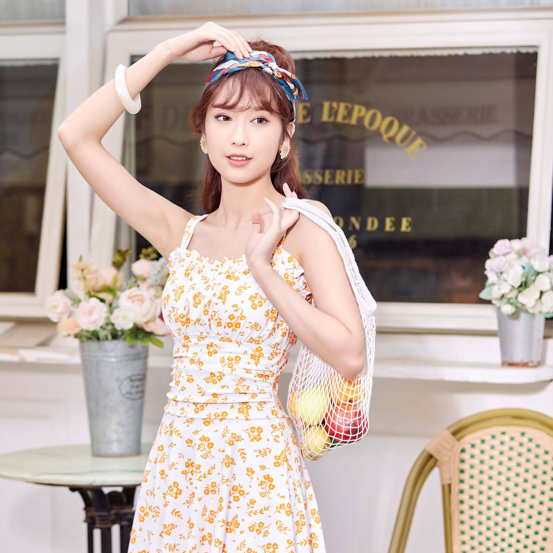 2022 Summer broken flower hanging with skirt-style swimsuit female small balsamic wind fashion all sizes Thin Holiday Spa Swimsuit 