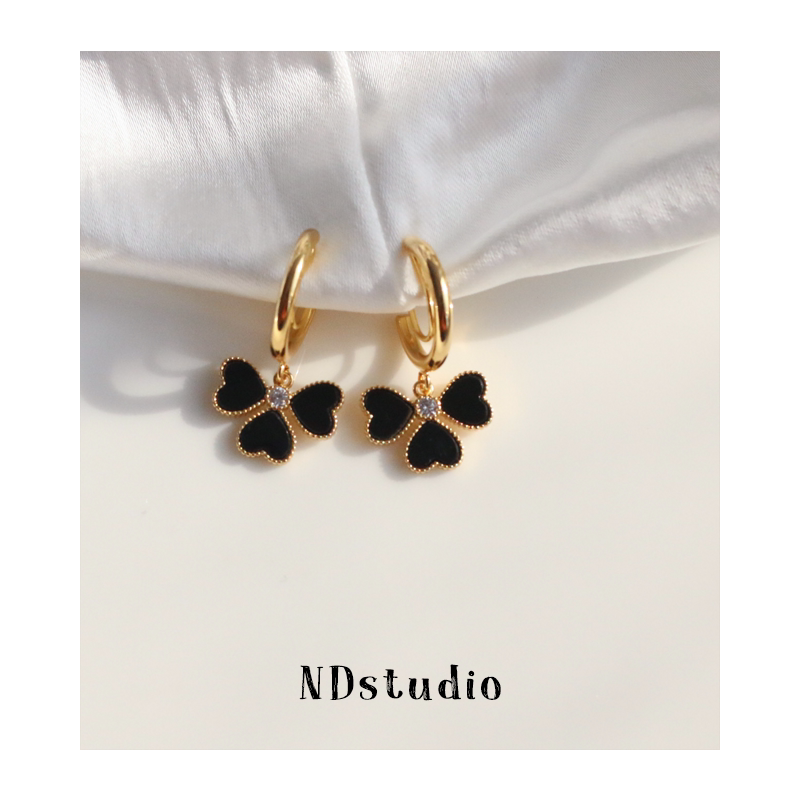 ND lucky grass black zircon micro-inlaid advanced with delicate and beautiful mosquito-repellent coil ear clip without earbugless invisible