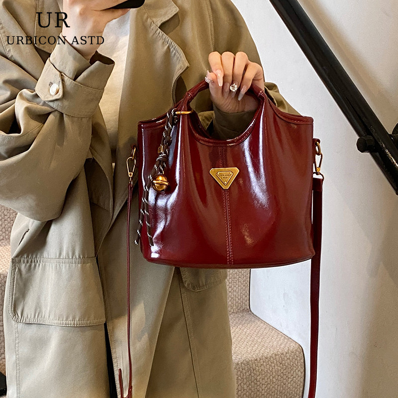 Высококачественная красная свадебная сумка sense of red, женская 2025 новая супер пожарная сумка-мессенджер, легкая роскошная нишевая сумка для невесты, портативная сумка-ведро