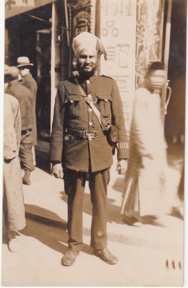 Old postcard Shanghai Rental Boundary Indian Police (Red Head)