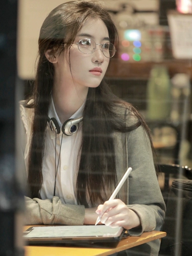 Liu Yifei's Tyme Glasses Женские круглые рамки Ультра -светлый чистого титана.