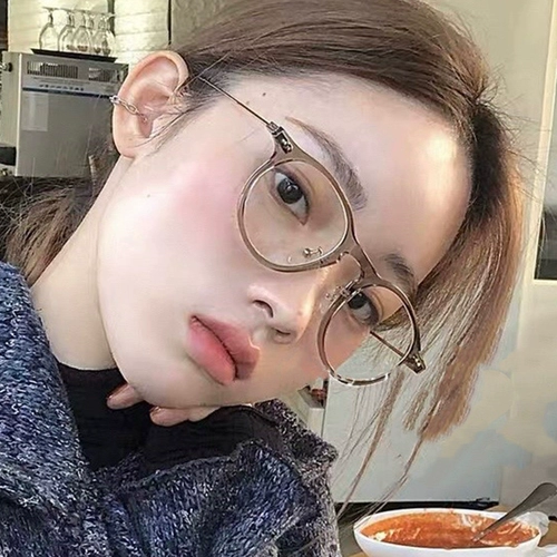 Страсть на основе серых ультра -светлых очков рамки женственная артефактная миопия может разбросить легкое ретро лицо, лицо маленького GM зеркальное рамку