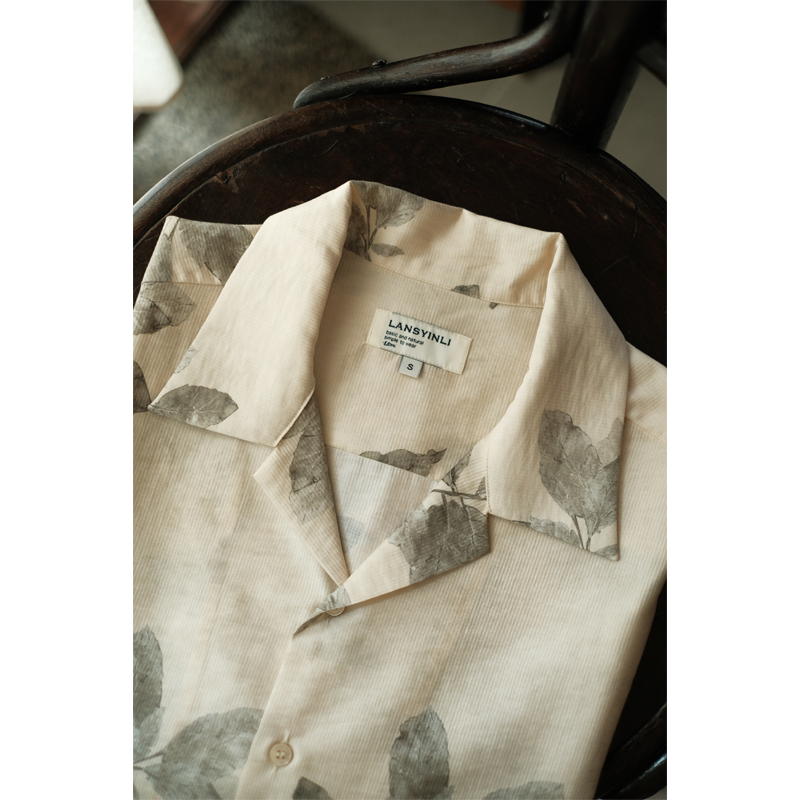 Lansyinli Leaf Print Acetate Tencel Blend Cuban Collar Hawaiian Short Sleeve Shirt Unisex