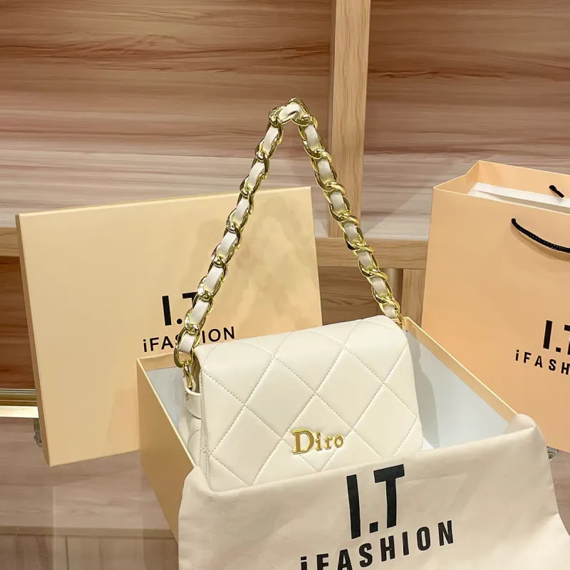 Light Luxury Handbag, Luxury Fashion, Chanel-Style Chain Underarm Bag, 2026 New Model, Versatile Genuine Leather Crossbody Small Square Bag Light Luxury Handbag, Luxury Fashion, Chanel-Style Chain Underarm Bag, 2026 New Model, Versatile Genuine Leather Crossbody Small Square Bag