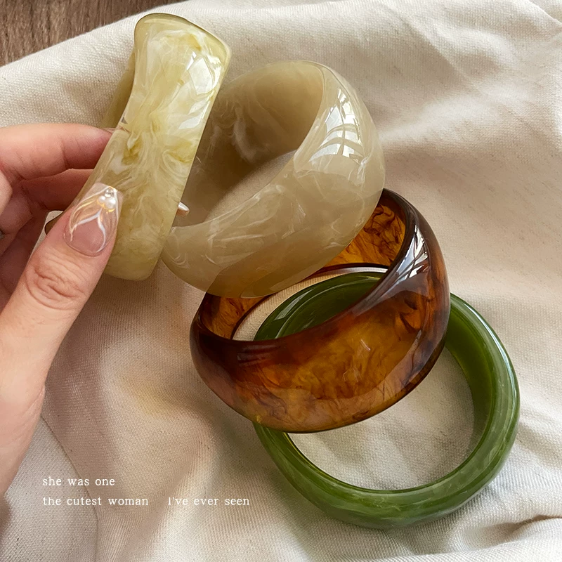Уникальный женский браслет из акрила с брендом, украшение, высокое качество, яркий запоминающийся стиль