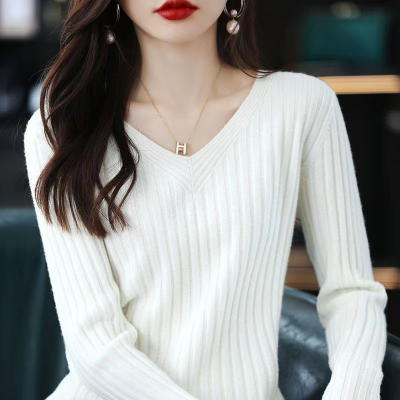 Spring New Long-Sleeved Knitted Base Shirt for Women, V-Neck Sweater, Pullover, Stylish Inner Layer, Versatile Outerwear