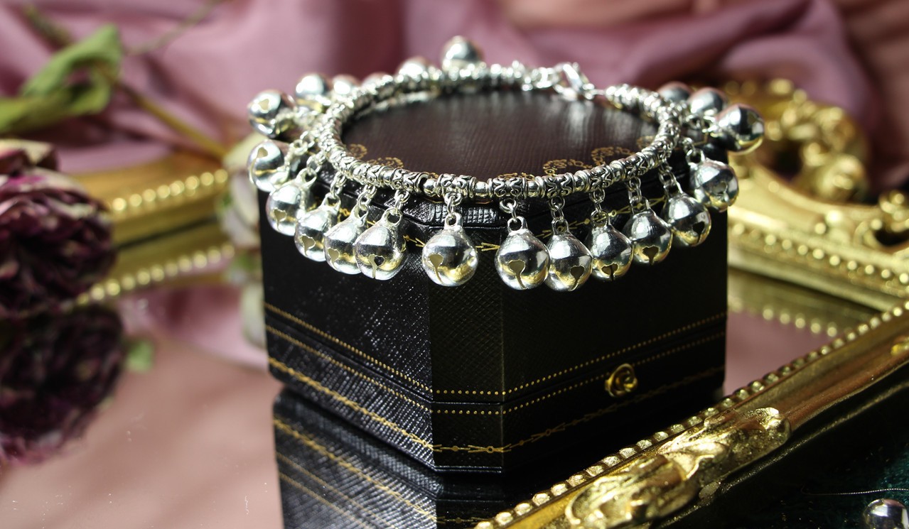 Nhảy múa chuông bạc Tây Tạng có âm thanh vòng chân nữ retro phong cách dân tộc retro thời trang nam handmade Sen sinh viên - Vòng chân lắc chân vàng