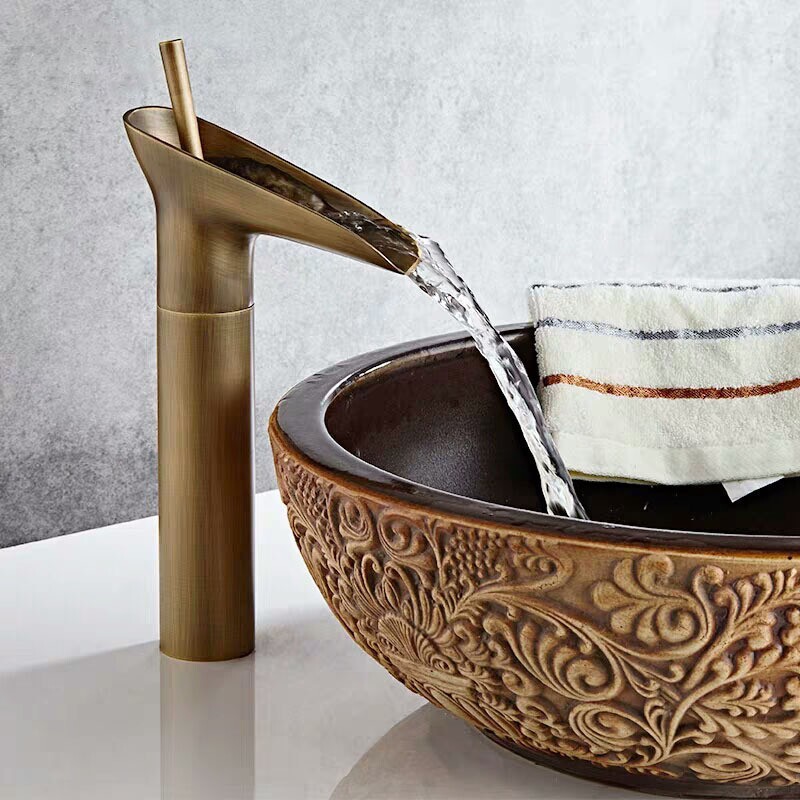 European-Style Countertop Basin, All-Copper Washbasin, Wine Glass Faucet, Bathroom Antique-Style Hot and Cold Waterfall Basin Faucet