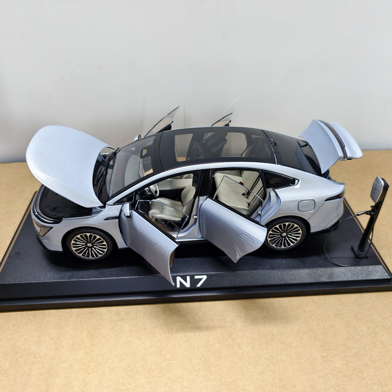 Original Dongfeng Nissan N7 Car Model 2025 Nissan Nissan 1:18 Alloy Car Model Collection