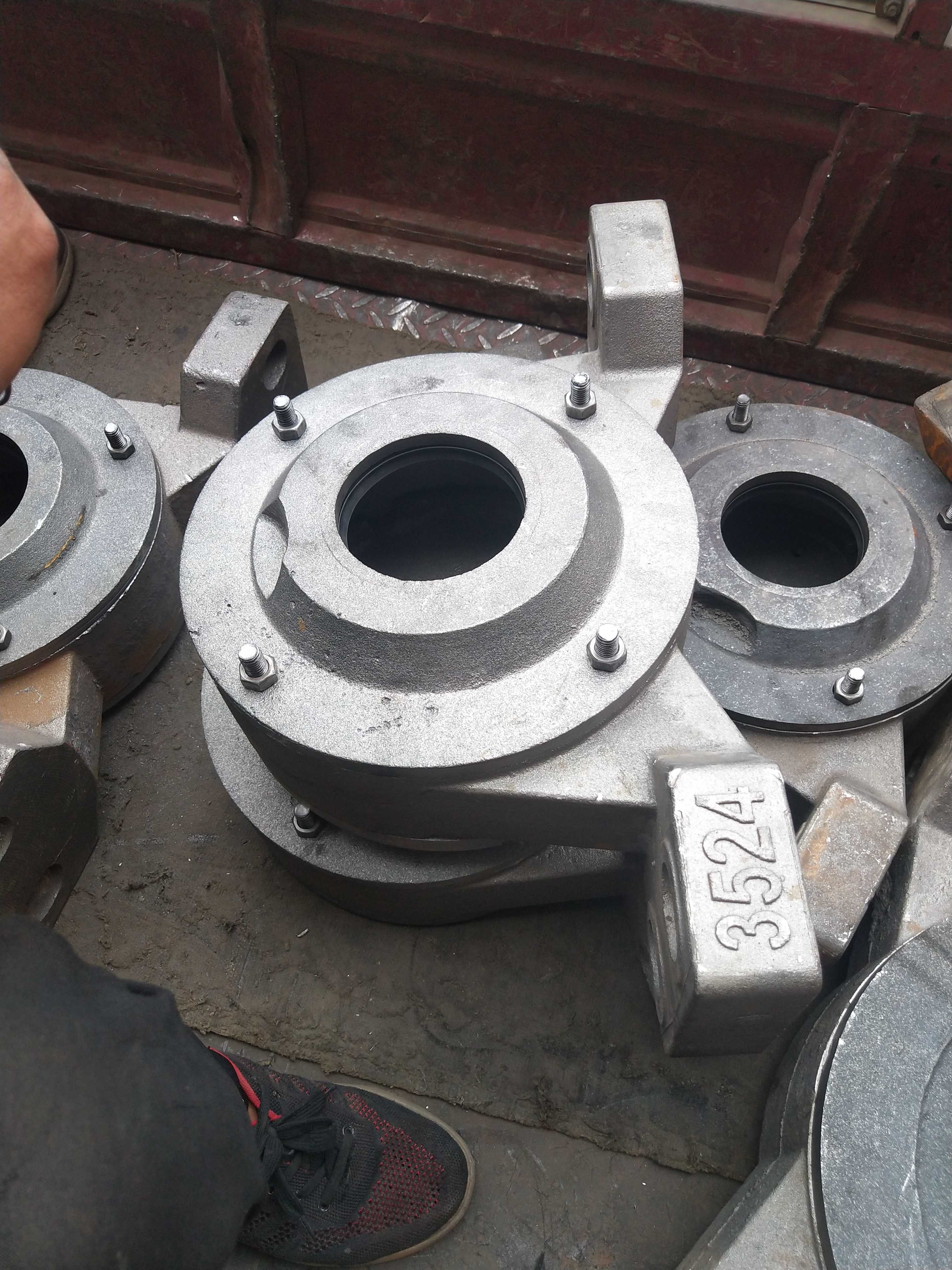 Electric drum seat customization Drum bracket Crusher bearing seat Bracket bearing box factory direct sales belt pulley