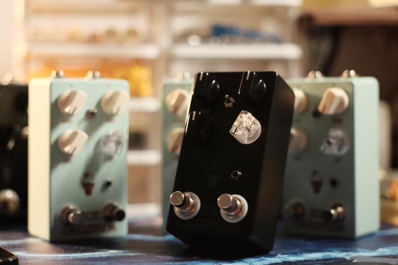(Limited Time Offer) Tubes&Tone “Power Outage” Series Limited Edition Color Single Effect Pedal (Limited Time Offer) Tubes&Tone “Power Outage” Series Limited Edition Color Single Effect Pedal