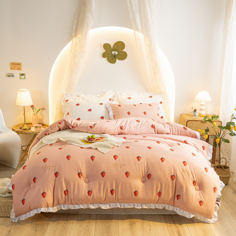 Lace girl heart quilt winter quilt spring and autumn quilt thickened warm four seasons universal quilt single quilt too air conditioning quilt