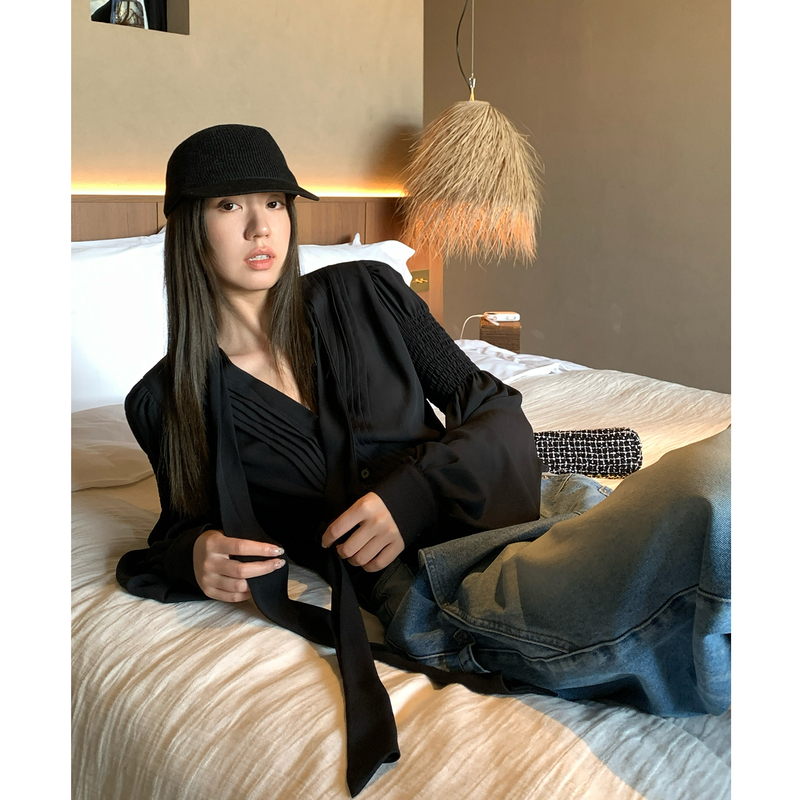 Gakee Official Black Chiffon Shirt for Women, New Autumn Style, Loose V-Neck Design, French-Style Shirt Gakee Official Black Chiffon Shirt for Women, New Autumn Style, Loose V-Neck Design, French-Style Shirt